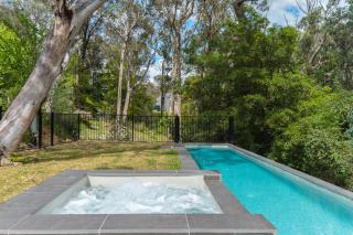 Valencia Relax Swim and Spa - Yerrinbool - 0
