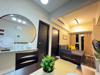 Executive Gem beside Malls and Bars at Uptown BGC - 2