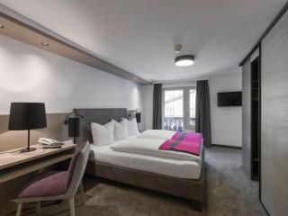 Quality Hosts Arlberg - Hotel Goldenes Kreuz B&B - Sankt Anton am Arlberg - 1