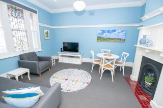 Blue Door Apartments - Stunning CBD Heritage Home - Orange - 7