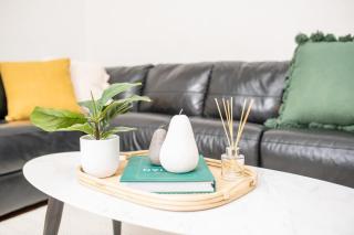 Lords Cottage Charming CBD Home, Pet Friendly - Orange - 3