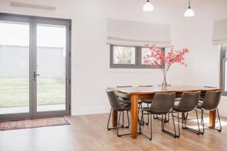 Dimby Cottage Beautifully Restored Heritage Home - Orange - 2