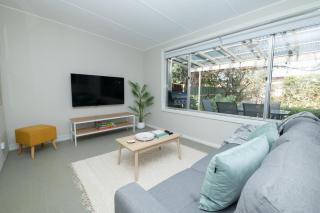 Sweet Caroline Sunny & Spacious Sleeps 6 - Orange - 7