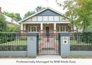 The Oaks on March Stunning & Elegant CBD Home - Orange - 0