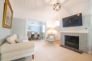 The Oaks on March Stunning & Elegant CBD Home - Orange - 4