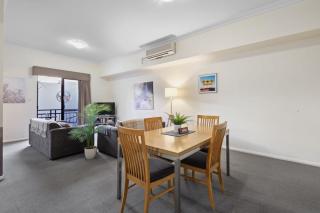 Fabulous Apt in Northbridge with Pool & WiFi - Perth - 4