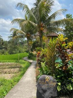 Dukuh Village Villas & Art - Tegalalang - 4
