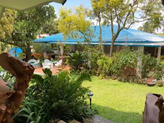 Vacation Garden Home with kiddie pool, central aircon, Netflix, billiards, table tennis and karaoke - Cavite - 0