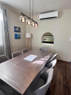 Albion Beachfront Villa - Albion - 8