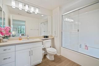 3 Bedrooms Apt with Pool ,GYM - Irvine - 9