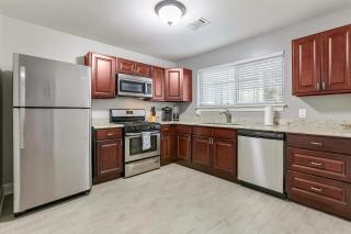 Mardi Gras Patio 2BR 8mins to Canal St - New Orleans - 7