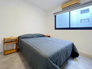 Modern Almagro Apartment for 4 Guests with Balcony and Full Amenities - 2