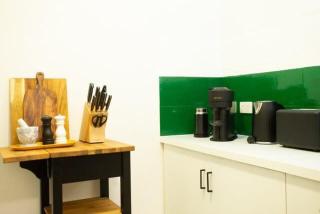 Fully Renovated 1Bdr Apt in Northbridge - Perth - 4