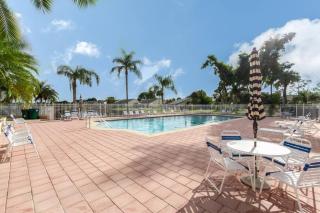 Crown Pointe - Piccadilly Circus - Garden View - Naples - 5