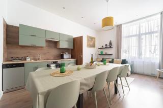Premium Central Apartment with 4 Bedrooms 3 Bathrooms - Budapest - 3