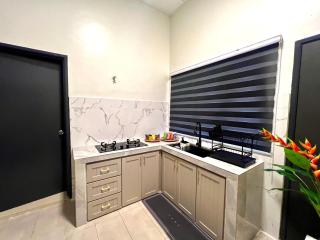 Corner House - Three Bedroom Quayside Rimbayu Kg Lombong Jalan Kebun Puchong - 4