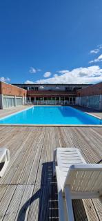 Vue sur le golf chez les grats-piscine-clim - 9