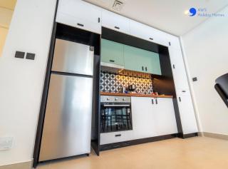 AWS Holiday Homes - Stylish 2BR Apt at Dubai Hills - Dubai - 2