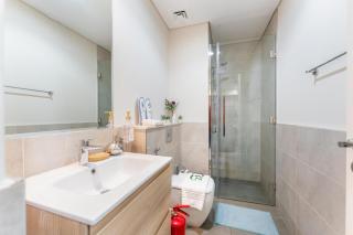 Cozy 1 BR in Golf Vita at Damac Hills by PK Holidays - 8