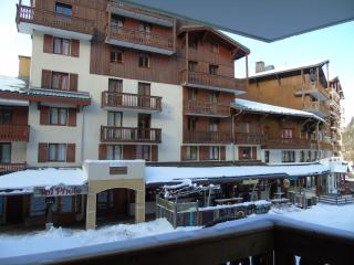 Appartement rénové 2 pièces pour 4 pers, balcon, proche télécabine, commerces, et écoles de ski - FR-1-561-33 - Valfréjus - 3