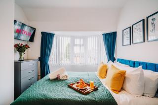 Stunning 4-bed Fast WiFi near city centre, Garden, Family, Contractors - Birmingham - 9