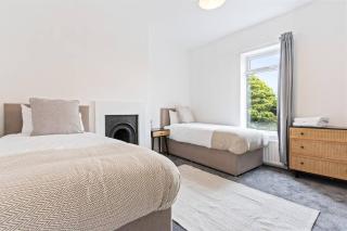 Victoria House - Central Location - Free Parking, Fast Wifi, SmartTV with Netflix by Yoko Property - Loftus - 7