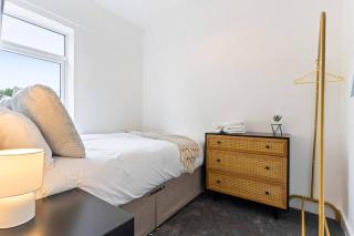 Victoria House - Central Location - Free Parking, Fast Wifi, SmartTV with Netflix by Yoko Property - Loftus - 9