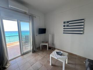 Salty Beach Studio - Mola Kalyva - 5