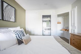 Brentwood Studio w Pool nr UCLA Whole Foods LAX-290 - 2