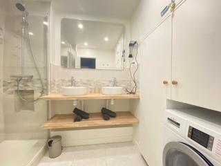 Le cocon urbain - Modern 4BR Apartment with Free Parking, High-Speed Wifi, Quick Access to A6 & N7 - 8