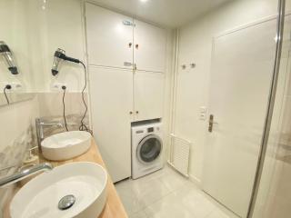 Le cocon urbain - Modern 4BR Apartment with Free Parking, High-Speed Wifi, Quick Access to A6 & N7 - 9