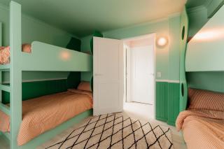 Sunny Beach Box - - 2