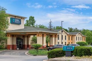 Clarion Inn & Suites Northwest - Indianapolis - 9