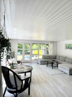 Charming Summer House On A Secluded Plot - 8