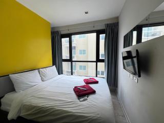 Downtown Lux Fun 2Bedroom Rooftop Pool #TAA936 - Pattaya - 1