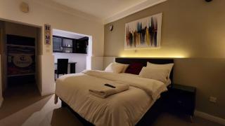 Timeless Apartment and Bar - Lagos - 8