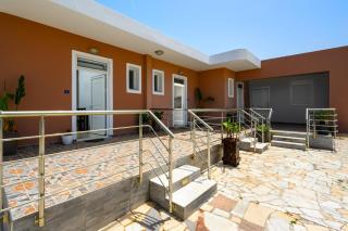 Pervolia Studios Near Airport - Kremasti - 9