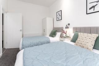 Saxony House - Air Host & Stay - Free Parking - 3