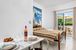 Pervolia Studios Near Airport - 7