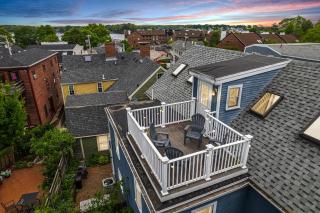 Steps to Downtown Rooftop Deck Flexible Temp Stay - Newburyport - 0