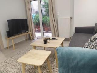 Cozy apartment at King George str Pagkrati - Athens - 6