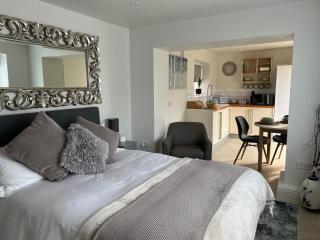 Cosy countryside stay near Bath with free parking - Bath - 4