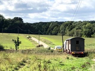 Whittlewood Shepherd's Hut in Silverstone, Cosy, Rural, Views - 2
