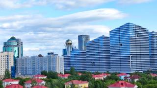 124 центр,на 1-8 человек,2 спальни гостиная кухня 3 кровати раскладной диван 2 кондиционера - Astana - 0