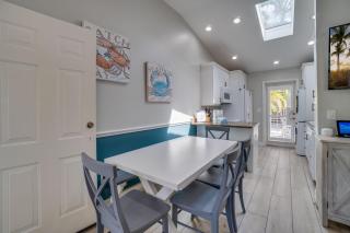 Soak in the Sun with a large heated pool - Anna Maria - 4