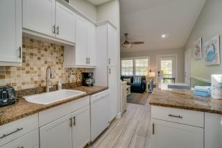 Soak in the Sun with a large heated pool - Anna Maria - 3