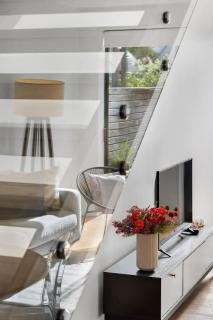 St Vincent Charmer - Stylish Townhouse w CarPark - Auckland - 4