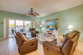 Large Condo just steps from Beach or Bay Views - Bradenton Beach - 9