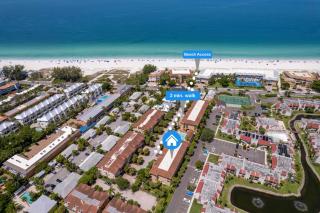Large Condo just steps from Beach or Bay Views - 8
