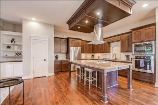 Southern Charm Meets Easy Convenience 5 mins to DT - 3